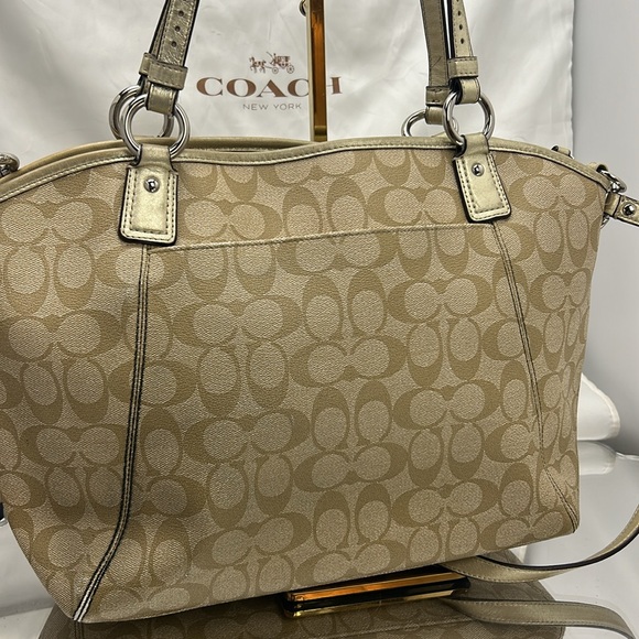 COACH Luxury Signature F19815 2WAY Bag and pouch.set of two - Picture 8 of 17
